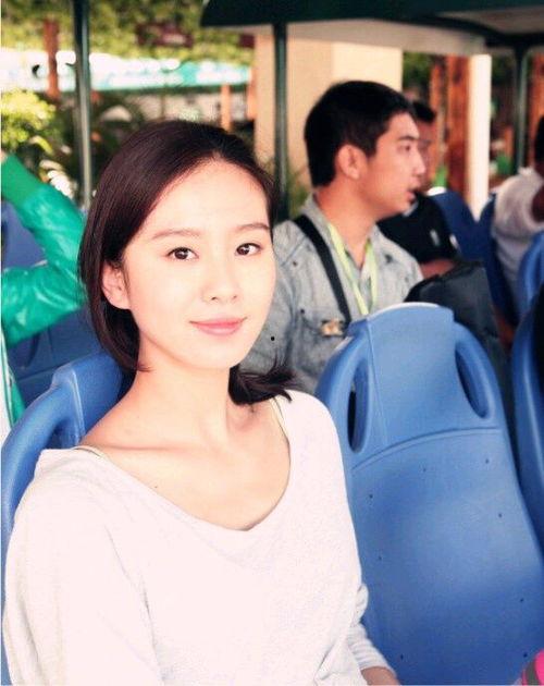 娱乐吃瓜女星加好友,娱乐圈“吃瓜”女星好友圈大揭秘