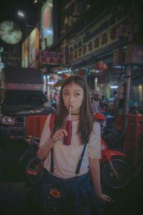 娱乐吃瓜酱路拍,明星日常瞬间，吃瓜酱带你探秘娱乐圈幕后”